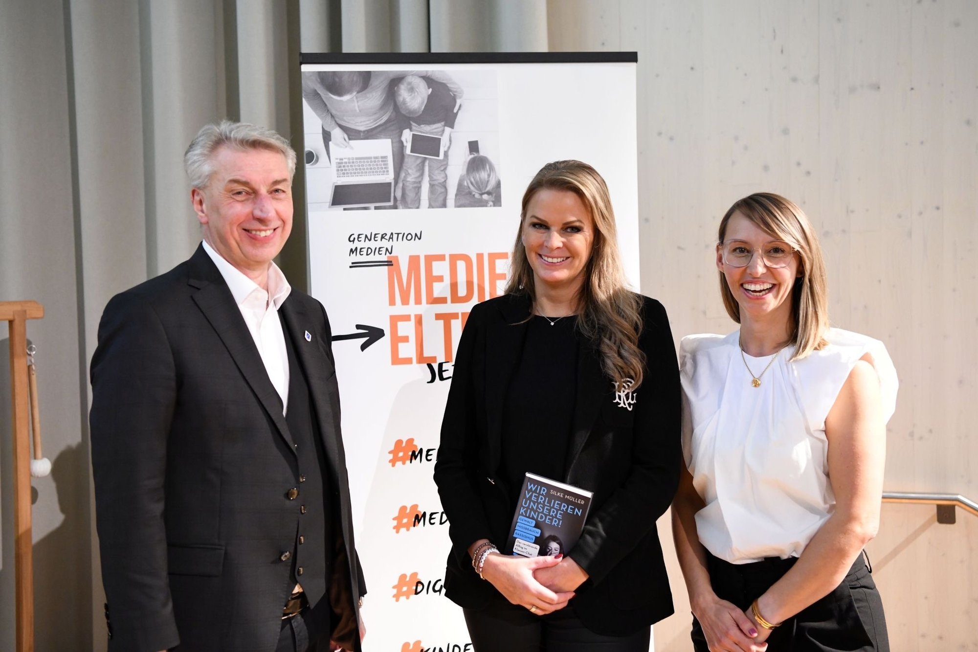 Bürgermeister Bernhard Mücke, Silke Müller und Sabrina Netzer Bürgermeister Bernhard Mücke, Silke Müller und Sabrina Netzer